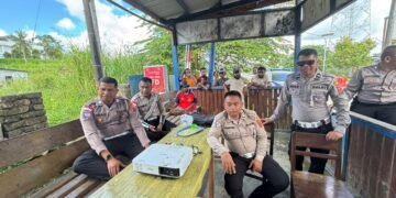 Sat binmas Polres Sarmi Ajak Masyarakat Jaga Kamtibmas Lewat Nobar Piala Dunia 2026
