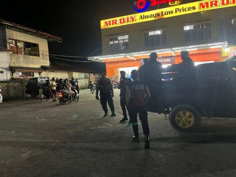 Patroli Malam Sat Samapta Polres Sarmi Perkuat Kehadiran Polri di Tengah Masyarakat