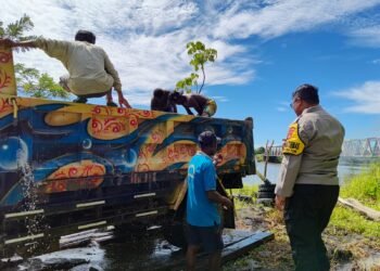 Bhabinkamtibmas Kampung Mafen Tor Sambangi Warga Lewat DDS, Ajak Jaga Lingkungan dan Cegah Kerusakan Sungai