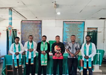 Wujud Kepedulian Polri, Polsek Bonggo Serahkan Bantuan untuk Pembangunan Gereja di Bonggo Timur
