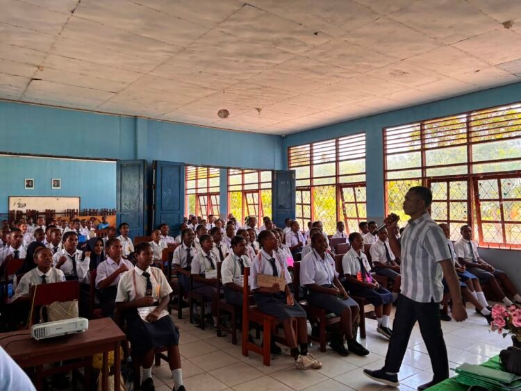 Cegah Penyalahgunaan Narkoba Sejak Dini, Satresnarkoba Polres Sarmi Edukasi 130 Siswa Baru SMA Negeri 3 Sarmi