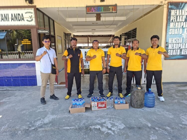 Polsek Sarmi Kota Gelar Razia Minuman Lokal Jenis CT, Puluhan Botol Berhasil Diamankan