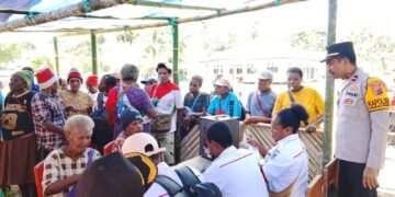Kapolsek Pantai Barat Monitoring Pendataan Penerima Bansos, Pastikan Berjalan Aman dan Tepat Sasaran