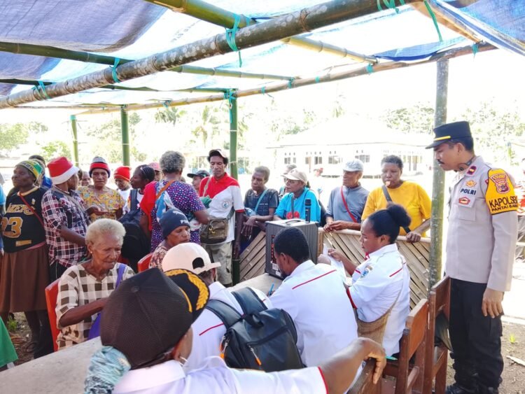 Kapolsek Pantai Barat Monitoring Pendataan Penerima Bansos, Pastikan Berjalan Aman dan Tepat Sasaran