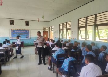 Cegah Kecelakaan Sejak Dini, Satlantas Polres Sarmi Bekali Pelajar dengan Edukasi Keselamatan Berlalu Lintas