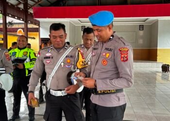 Sipropam Polres Sarmi Rutin Gelar Pemeriksaan Kelengkapan Administrasi Personel