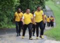 Jaga Stamina dan Perkuat Soliditas, Personel Polres Sarmi Semangat Ikuti Olahraga Pagi