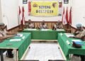Tegakkan Disiplin Tanpa Kompromi, Wakapolres Sarmi Pimpin Sidang Dua Personel Pelanggar