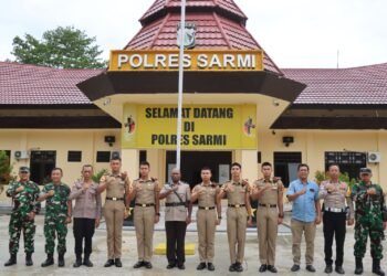 Perkuat Sinergi TNI–POLRI Wakapolres Sarmi Sambut Hangat Kunjungan Taruna Akmil