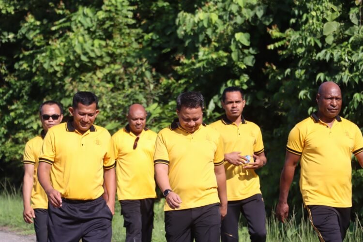 Kapolres Sarmi Pimpin Olahraga Pagi, Tingkatkan Kebugaran dan Soliditas Personel