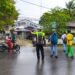 Hadir di Tengah Kesibukan Pagi, Sat Lantas Polres Sarmi Kawal Kelancaran Arus Lalu Lintas
