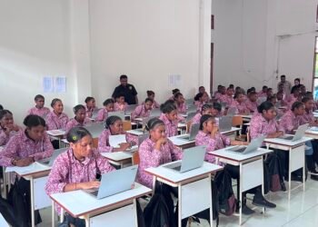 Polres Sarmi Edukasi Pelajar SRMA 42 tentang Pemanfaatan AI yang Cerdas dan Bijak