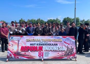 Tabur Bunga di Pelabuhan Sarmi, Polres Sarmi Kobarkan Semangat Patriotisme Sambut HUT ke-81 RI