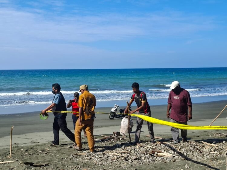 Temukan Warga Meninggal di Pantai Narge, Unit Reskrim Polsek Sarmi Kota di backup Tim Identifikasi Sat Reskrim Polres Sarmi Bergerak Cepat