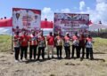 Merah Putih Membentang di Pantai Wisata Bakau Kaisau, Kapolsek Bonggo bersama Anggota dan Bhayangkari Ranting Bonggo Semarakkan HUT RI ke-81