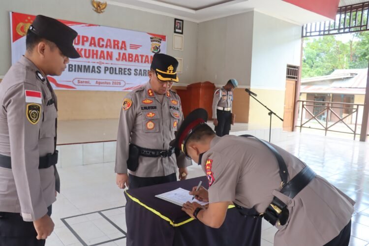 Resmi Dikukuhkan, Kasat Binmas Baru Polres Sarmi Diminta Jadi Mitra Terpercaya Masyarakat