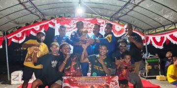 Semangat Kemerdekaan Bergema di Pantai Kali bagre, Sat polairud Polres Sarmi Serahkan Piala Para Juara
