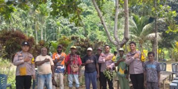 Sambangi Desa Nisro, Kapolsek Pantai Barat Serap Aspirasi Warga dan Soroti Akses Jalan Rusak