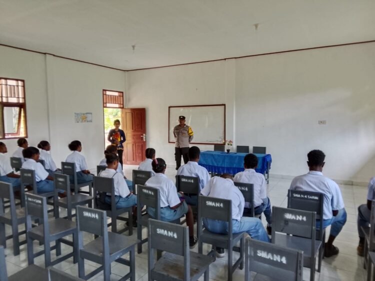Polsek Pantai Barat Ajak Pelajar SMA Negeri 4 Sarmi Jauhi Narkoba