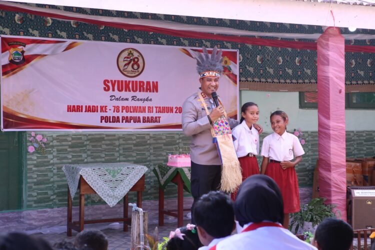 Sambut Hari Jadi ke-78 Polwan, Polwan Polda Papua Barat Gelar Syukuran dan Bakti Sosial di SD Negeri 15 Maripi