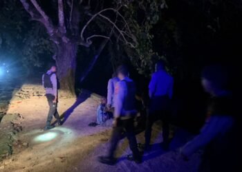 Patroli Malam Sat Samapta Polres Sarmi, Cegah Gangguan Kamtibmas dan Ajak Warga Jaga Keamanan