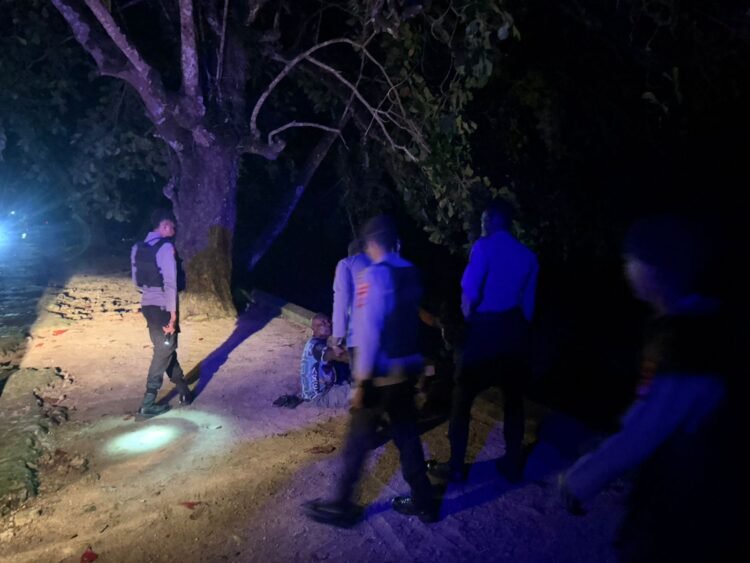 Patroli Malam Sat Samapta Polres Sarmi, Cegah Gangguan Kamtibmas dan Ajak Warga Jaga Keamanan