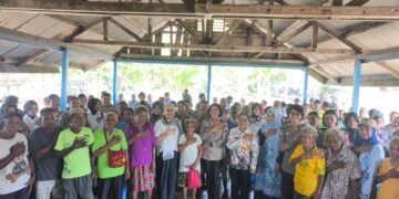 Bakti Sosial Hari Jadi Polwan ke-78, Polda Papua Barat Salurkan 200 Paket Sembako kepada Warga Kampung Aipiri Susweni