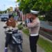 Sat Lantas Polres Sarmi Gelar Pengaturan Pagi, Ingatkan Pengendara Utamakan Keselamatan