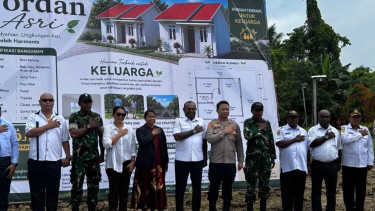 Kapolres Sarmi Hadiri Peletakan Batu Pertama Perumahan Jordan Asri di Kampung Kasukwe