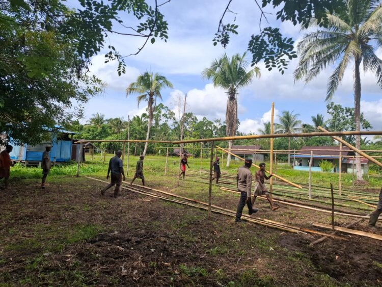 Bangun Kemandirian Kampung, Kapolsek Tor Atas Ajak Warga Jaga Areal Penyemaian