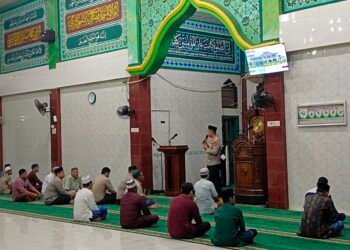 Subuh Keliling Di Bintuni! Kapolres Ajak Warga Jaga Kamtibmas dan Perkuat Kerukunan