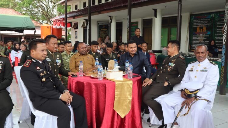 Hangat dan Penuh Kekeluargaan, Kapolres Sarmi Hadiri Syukuran HUT TNI ke-81