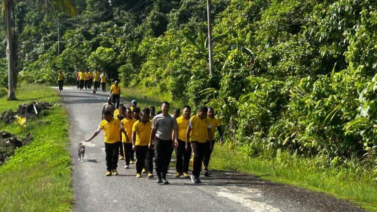 Jaga Kebugaran, Wakapolres Sarmi Pimpin Personel Polres Sarmi Laksanakan Olahraga Pagi
