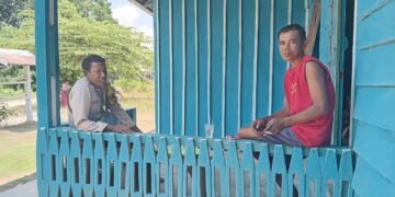 Dekat dengan Masyarakat, Bhabinkamtibmas Polsek Bonggo Sambangi Warga