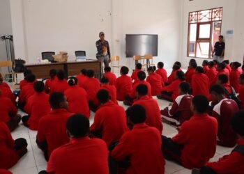 Cegah Penyalahgunaan Narkoba, Sat Narkoba Polres Sarmi Laksanakan Tes Urine di SRMA 42 Sarmi