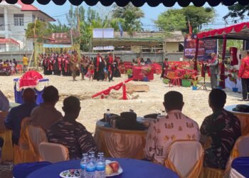 Kabag Logistik Polres Sarmi Hadiri Ibadah dan Peletakan Batu Pertama Pembangunan Kantor Klasis Sarmi Barat