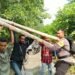 Wujud Kepedulian Polri, Bhabinkamtibmas Kampung Binyer Tetap Berjuang Menembus Rintangan Demi Bertemu Warga yang Berduka
