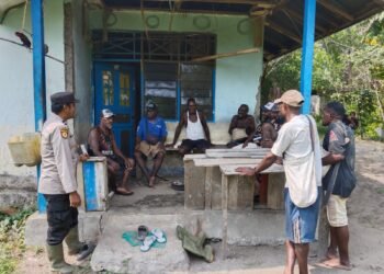 Pererat Hubungan dengan Masyarakat, Bhabinkamtibmas Polsek Pantai Barat Sambangi Warga