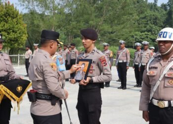 Tegakkan Disiplin dan Kode Etik, Kapolres Sarmi Pimpin Upacara PTDH Satu Personel Polri