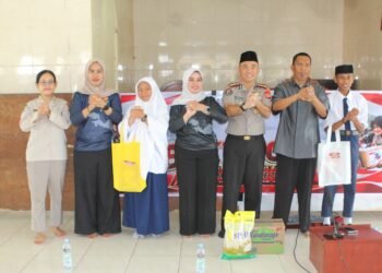 Sambut HUT Humas Polri Ke-75,Bidhumas Polda Papua Barat Gelar Bakti Sosial dan Sosialisasi HIV/Aids di Pondok Pesantren Hidayatullah