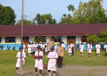 Kapolsek Pantai Barat Jadi Pembina Upacara Di Smp Negeri 1 Arbais, Ajak Pelajar Jauhi Narkoba Dan Miras