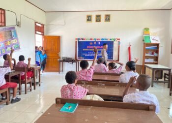 Dari Bangku Sekolah Menuju Pelopor Keselamatan, Sat Lantas Polres Sarmi Ajak Siswa Sd Ypk Ebenhaezer Kenali Aturan Lalu Lintas
