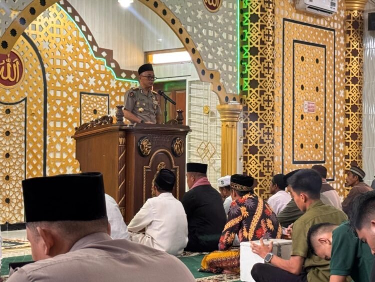 Ditbinmas Polda Papua Barat Gelar Jumat Keliling, Kapolda Ajak Masyarakat Perkuat Kerukunan Dan Jaga Kamtibmas