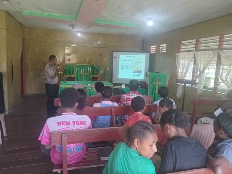 Cegah Narkoba Sejak Dini, Polsek Bonggo Bekali Pemuda Gki Jemaat Marthuria Dengan Edukasi Hukum