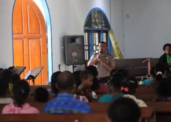 Hadir Di Tengah Jemaat, Polres Sarmi Ajak Warga Jaga Kamtibmas Melalui Minggu Kasih Di Gereja Ebenheizer