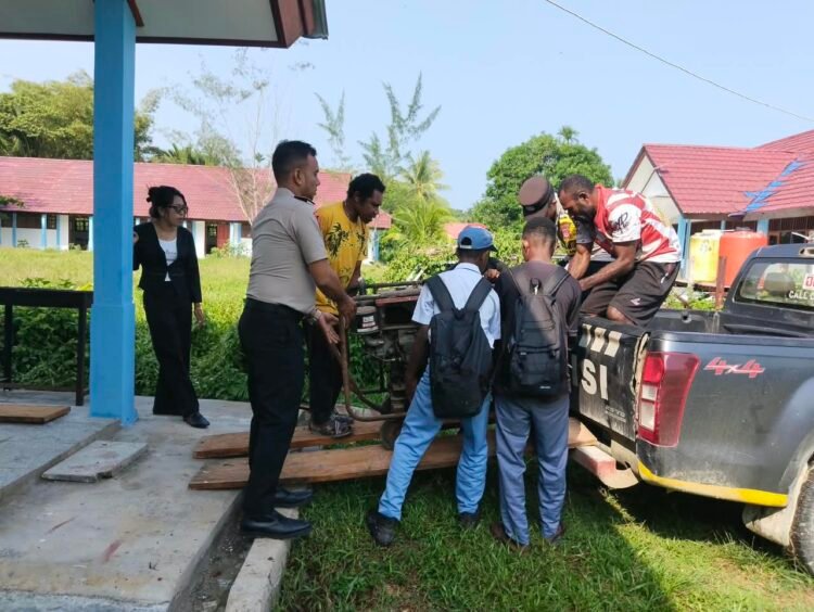 Peduli Pendidikan Dan Keamanan Warga, Polsek Pantai Barat Bantu Distribusi Genset Dan Sambangi Masyarakat