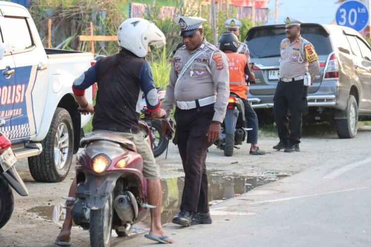 Hari Kelima Operasi Patuh Cartenz 2026, Satlantas Polres Sarmi Tegur 6 Pengendara Roda Dua